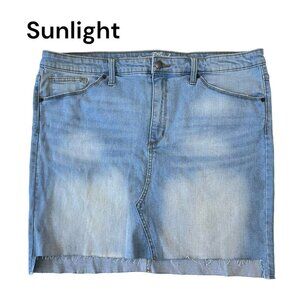 Universal Thread Denim Blue Jean Short Mini Skirt SZ 18/34 Medium Raw Fray Hem